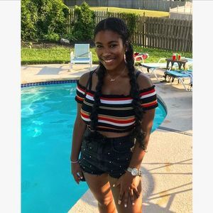 Meet your Posher, Mia